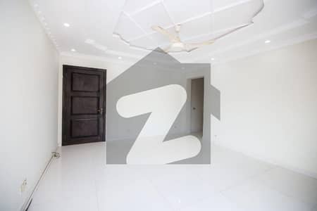 ڈی ایچ اے فیز 5 ڈیفنس (ڈی ایچ اے),لاہور میں 3 کمروں کا 1 کنال بالائی پورشن 1.5 لاکھ میں کرایہ پر دستیاب ہے۔