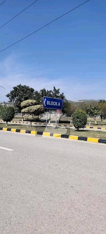 ایم پی سی ایچ ایس - بلاک سی ایم پی سی ایچ ایس ۔ ملٹی گارڈنز,بی ۔ 17,اسلام آباد میں 7 مرلہ رہائشی پلاٹ 1.5 کروڑ میں برائے فروخت۔