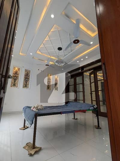 10 marla brand new upper portion for rent bahria Orchard phase1 southern block