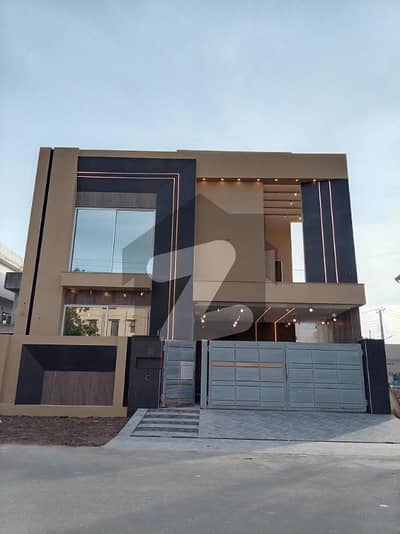10 MARLA BRAND NEW MODERN HOUSE AVAILABLE FOR SALE IN PRIME LOCATION UET SOCIETY