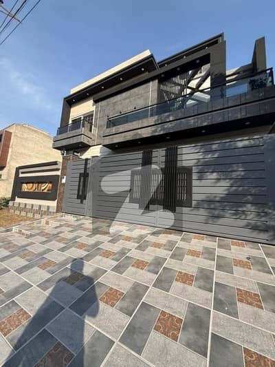 نیسپاک سکیم فیز 3 ڈیفینس روڈ,لاہور میں 6 کمروں کا 10 مرلہ مکان 3.9 کروڑ میں برائے فروخت۔