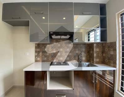 بحریہ ٹاؤن سیکٹر ای بحریہ ٹاؤن,لاہور میں 1 کمرے کا 2 مرلہ فلیٹ 35.0 ہزار میں کرایہ پر دستیاب ہے۔