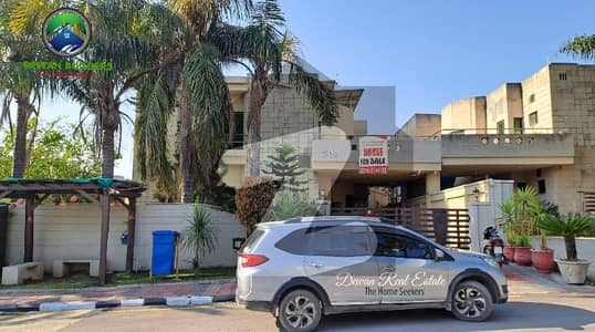 1 Kanal 4 bedrooms Boulevard House