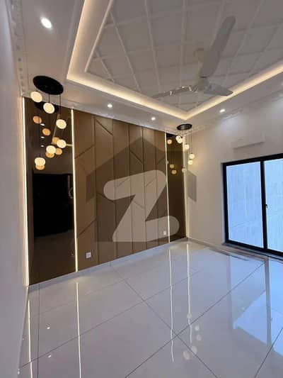 5 MARLA ULTRA MODERN BRAND NEW HOUSE FOR SALE IN NASHEMAN IQBAL PHASE 2 VERY REASONABLE PRICE