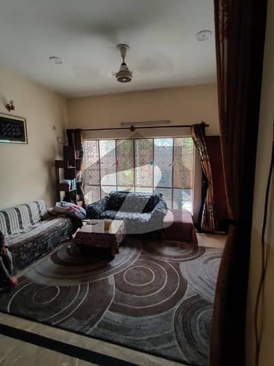 آئی ۔ 10 اسلام آباد میں 4 کمروں کا 6 مرلہ مکان 3.15 کروڑ میں برائے فروخت۔