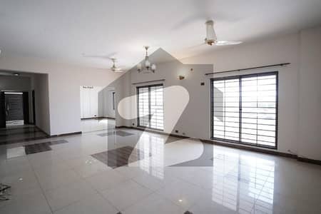 عسکری ٹاور 2 ڈی ایچ اے ڈیفینس فیز 2,ڈی ایچ اے ڈیفینس,اسلام آباد میں 4 کمروں کا 13 مرلہ فلیٹ 4.0 کروڑ میں برائے فروخت۔