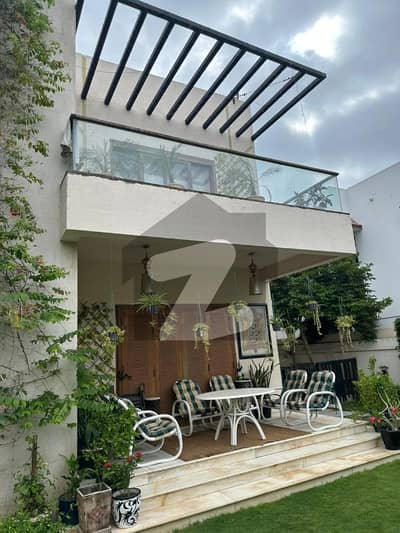 ڈی ایچ اے فیز 8 ڈی ایچ اے ڈیفینس,کراچی میں 6 کمروں کا 2 کنال مکان 26.0 کروڑ میں برائے فروخت۔