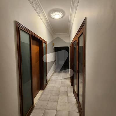 600 yards bungalow uper portion available for rent