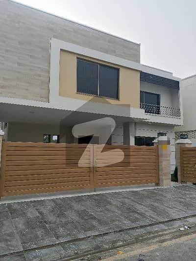 Brand New Luxurious aesthetic 5 Bed Brig House for Sale in Askari 10 Sec-S!