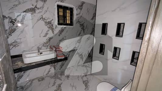 500 Yards Renovated First Floor Portion For Rent