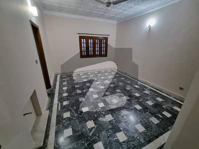 جی ۔ 9 اسلام آباد میں 3 کمروں کا 10 مرلہ بالائی پورشن 1.38 لاکھ میں کرایہ پر دستیاب ہے۔