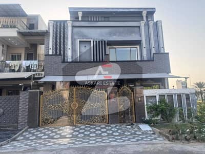 سٹی ہاؤسنگ سوسائٹی گوجرانوالہ میں 6 کمروں کا 10 مرلہ مکان 3.15 کروڑ میں برائے فروخت۔