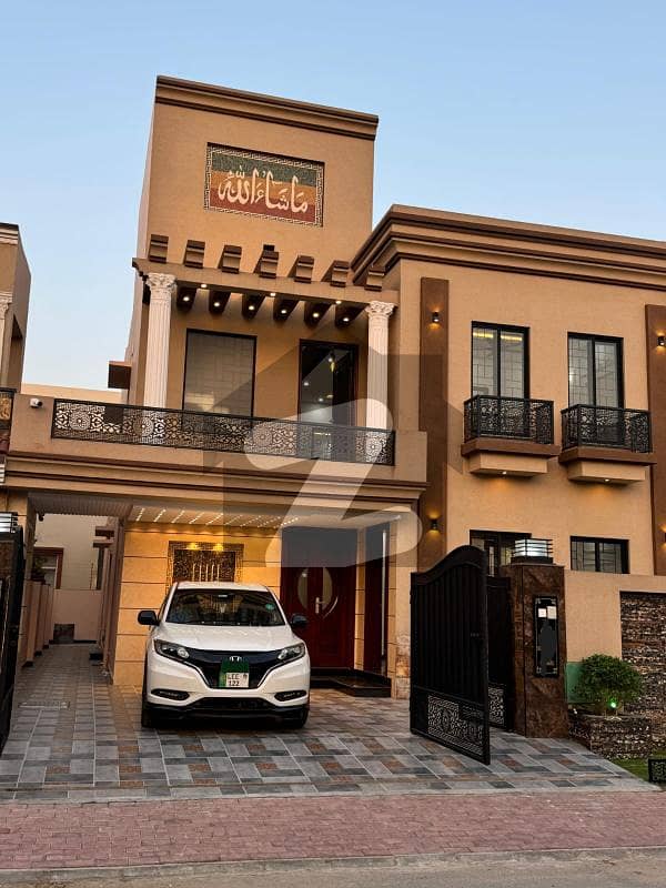 Ready To Shift 10 Marla Brand New House For Sale in Bahria Orchard Raiwind Lahore Ready To Shift 10 Marla Brand New House For Sale in Bahria Orchard Raiwind Lahore
