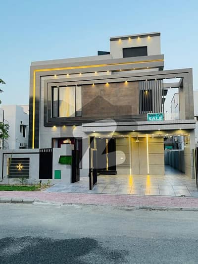 10 Marla Residential House For Sale In Overseas B Block, Nearby Commercial Market, School, Mosque and Health Care Canter