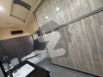 ٹیپو سلطان روڈ ملتان میں 5 کمروں کا 2 کنال مکان 8.25 کروڑ میں برائے فروخت۔