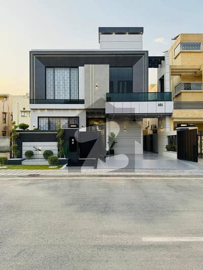 10 Marla Residential House For Sale In Quaid Block, Nearby Commercial Market, School, Mosque and Health Care Canter