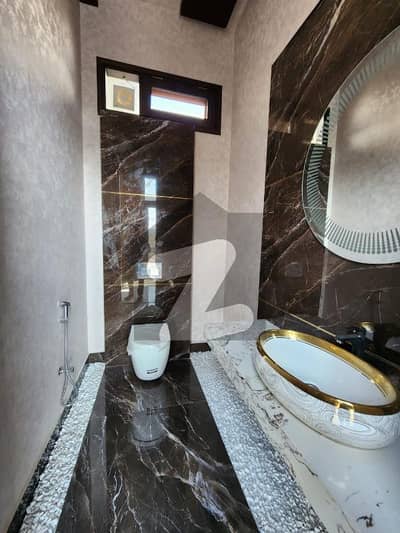 ڈی ایچ اے فیز 6 ڈی ایچ اے ڈیفینس,کراچی میں 2 کنال مکان 38.0 کروڑ میں برائے فروخت۔