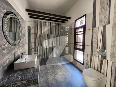 ڈی ایچ اے فیز 6 ڈی ایچ اے ڈیفینس,کراچی میں 2 کنال مکان 35.0 کروڑ میں برائے فروخت۔