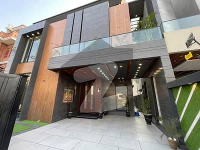 10 MARLA BRAND NEW HOUSE FOR SALE