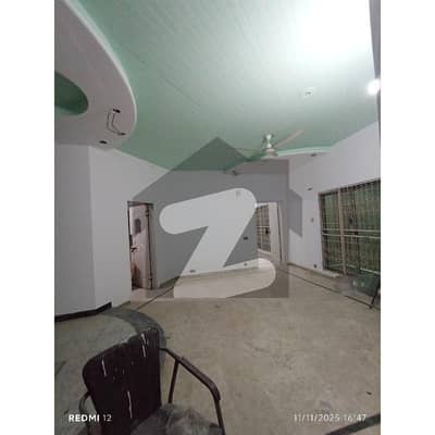 جوہر ٹاؤن فیز 2 - بلاک آر2 جوہر ٹاؤن فیز 2,جوہر ٹاؤن,لاہور میں 2 کمروں کا 5 مرلہ بالائی پورشن 50.0 ہزار میں کرایہ پر دستیاب ہے۔