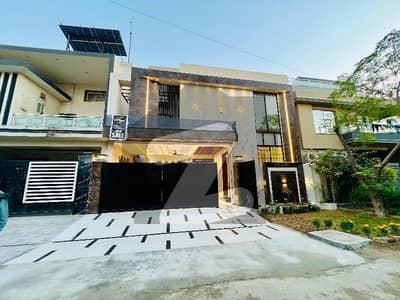 10 Marla Brand New House For Sale Prime Location