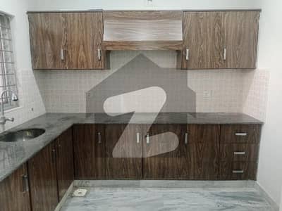 صنوبر سٹی۔ گرین ولاز صنوبر سٹی,اڈیالہ روڈ,راولپنڈی میں 2 کمروں کا 5 مرلہ مکان 29.0 ہزار میں کرایہ پر دستیاب ہے۔