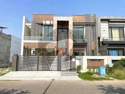 ڈی ایچ اے 11 رہبر فیز 1 - بلاک ڈی ڈی ایچ اے 11 رہبر فیز 1,ڈی ایچ اے 11 رہبر,لاہور میں 4 کمروں کا 10 مرلہ مکان 4.1 کروڑ میں برائے فروخت۔