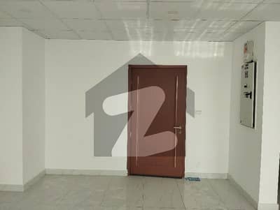 گرینڈ سکوئر مال مین بلیوارڈ گلبرگ,گلبرگ,لاہور میں 6 مرلہ دفتر 5.06 کروڑ میں برائے فروخت۔