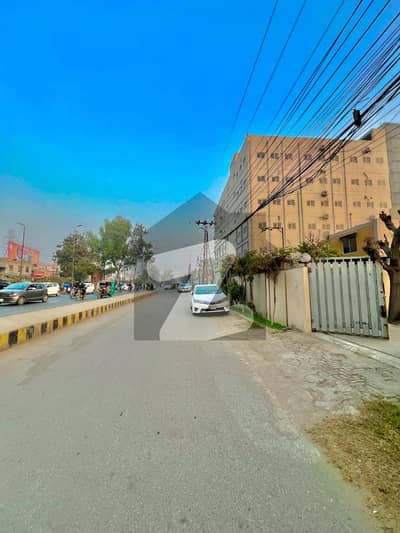 ٹاؤن شپ ۔ سیکٹر اے1 ٹاؤن شپ,لاہور میں 7 کمروں کا 2 کنال عمارت 28.0 کروڑ میں برائے فروخت۔