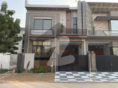 واپڈا ٹاؤن فیز 1 - بلاک جی2 واپڈا ٹاؤن فیز 1,واپڈا ٹاؤن,لاہور میں 4 کمروں کا 5 مرلہ مکان 2.3 کروڑ میں برائے فروخت۔