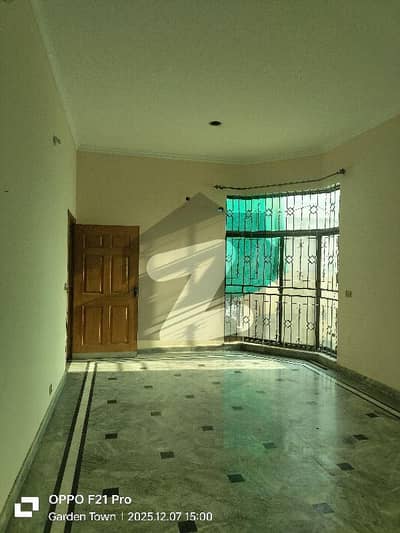 10 MARLA NEAT PORTION AVAILABLE FOR RENT