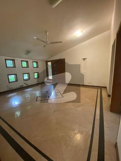 1000 Yard Bungalow Available For Rent In Dha Phase 5