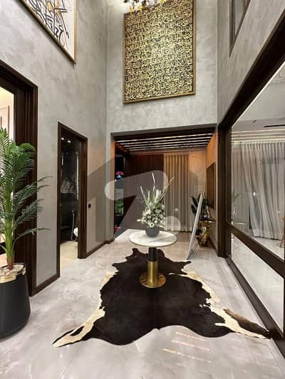 بحریہ ٹاؤن سیکٹر سی بحریہ ٹاؤن,لاہور میں 5 کمروں کا 10 مرلہ مکان 2.85 کروڑ میں برائے فروخت۔