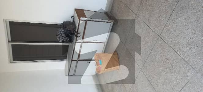 Uper portion available for rent in allama iqbal town lahore