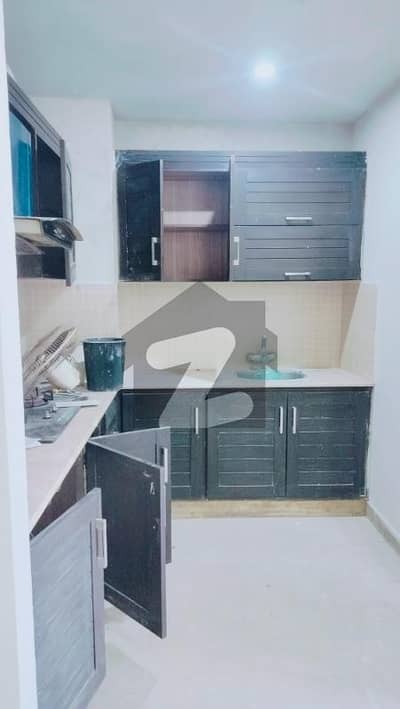 ایمپائر ہائٹس 2 بحریہ ٹاؤن فیز 6,بحریہ ٹاؤن راولپنڈی,راولپنڈی میں 1 کمرے کا 3 مرلہ فلیٹ 25.0 ہزار میں کرایہ پر دستیاب ہے۔