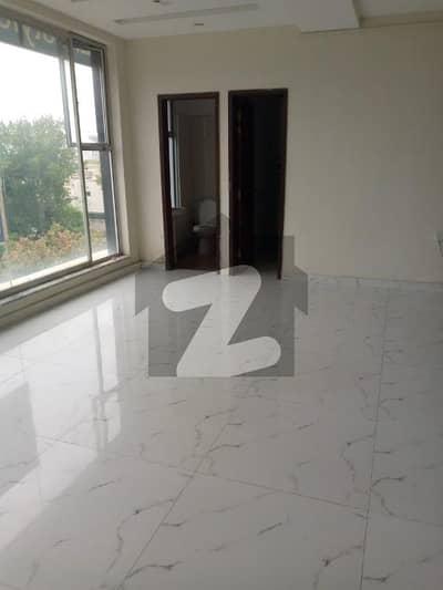 ڈی ایچ اے فیز 4 - بلاک ڈیڈی فیز 4,ڈیفنس (ڈی ایچ اے),لاہور میں 4 مرلہ دفتر 90.0 ہزار میں کرایہ پر دستیاب ہے۔