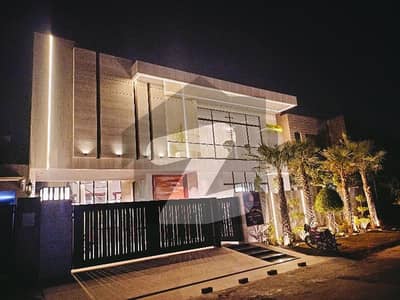 ویلینشیاء ہاؤسنگ سوسائٹی لاہور میں 5 کمروں کا 1 کنال مکان 10.35 کروڑ میں برائے فروخت۔