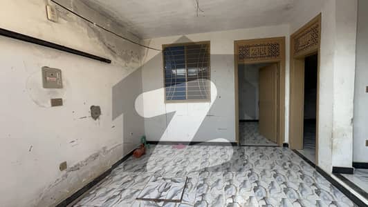 اڈیالہ روڈ راولپنڈی میں 2 کمروں کا 3 مرلہ مکان 45.0 ہزار میں کرایہ پر دستیاب ہے۔