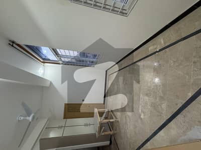 سیٹلائٹ ٹاؤن - 6 ویں روڈ سیٹیلائیٹ ٹاؤن - بلاک ڈی,سیٹیلائیٹ ٹاؤن,راولپنڈی میں 2 کمروں کا 2 مرلہ فلیٹ 32.0 ہزار میں کرایہ پر دستیاب ہے۔