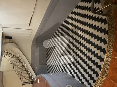 ای ۔ 11/2 ای ۔ 11,اسلام آباد میں 7 کمروں کا 1 کنال مکان 3.8 لاکھ میں کرایہ پر دستیاب ہے۔