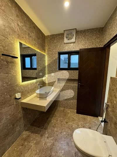 بحریہ گرینز۔ اوورسیز انکلیو بحریہ ٹاؤن فیز 8,بحریہ ٹاؤن راولپنڈی,راولپنڈی میں 5 کمروں کا 10 مرلہ مکان 4.2 کروڑ میں برائے فروخت۔