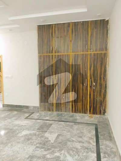 واپڈا ٹاؤن لاہور میں 3 کمروں کا 10 مرلہ بالائی پورشن 68.0 ہزار میں کرایہ پر دستیاب ہے۔