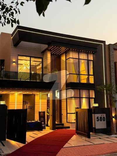 بحریہ ٹاؤن جاسمین بلاک بحریہ ٹاؤن سیکٹر سی,بحریہ ٹاؤن,لاہور میں 5 کمروں کا 10 مرلہ مکان 4.7 کروڑ میں برائے فروخت۔