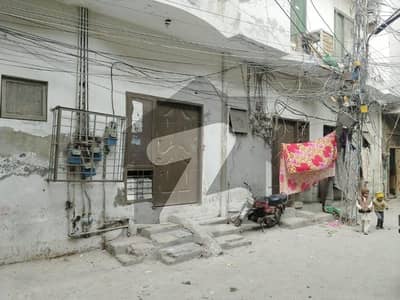 A Best Rental Building, Neighbouring Iqbal Town. 220+k on spot Rent