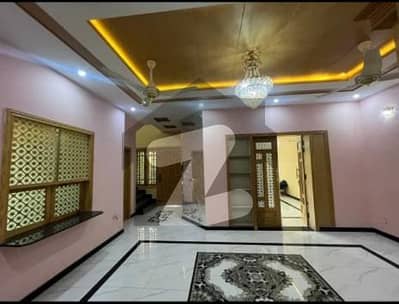 10 Marla House Available For Rent On Prime Location And Reasonable Price