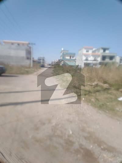 آئی ۔ 11 اسلام آباد میں 4 مرلہ رہائشی پلاٹ 1.4 کروڑ میں برائے فروخت۔