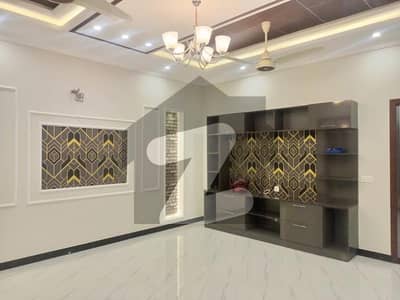 ڈی ایچ اے 9 ٹاؤن ڈیفنس (ڈی ایچ اے),لاہور میں 3 کمروں کا 5 مرلہ مکان 1.0 لاکھ میں کرایہ پر دستیاب ہے۔