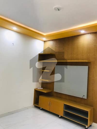 یونین گرین کالج روڈ,لاہور میں 3 کمروں کا 3 مرلہ مکان 1.6 کروڑ میں برائے فروخت۔