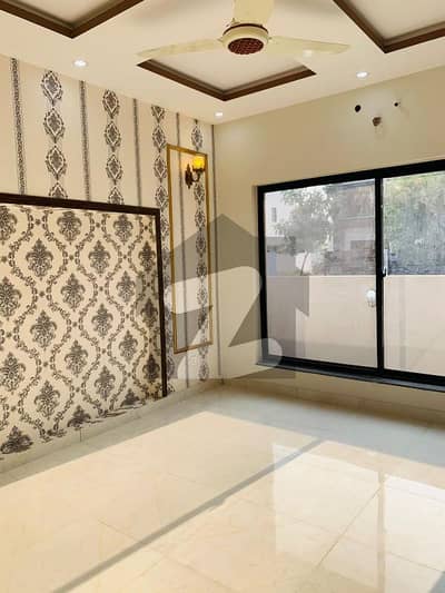 ڈی ایچ اے 9 ٹاؤن ڈیفنس (ڈی ایچ اے),لاہور میں 3 کمروں کا 5 مرلہ مکان 95.0 ہزار میں کرایہ پر دستیاب ہے۔