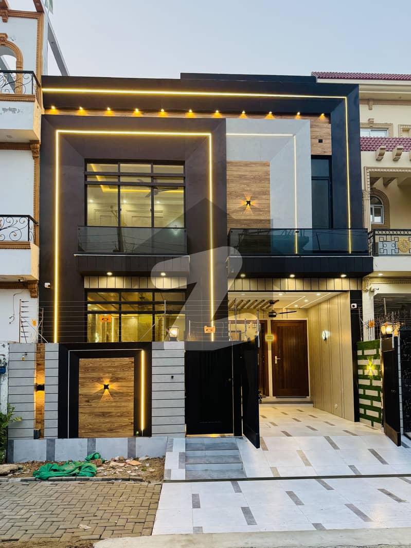 سینٹرل پارک ہاؤسنگ سکیم لاہور میں 4 کمروں کا 5 مرلہ مکان 2.25 کروڑ میں برائے فروخت۔ سینٹرل پارک ہاؤسنگ سکیم لاہور میں 4 کمروں کا 5 مرلہ مکان 2.25 کروڑ میں برائے فروخت۔